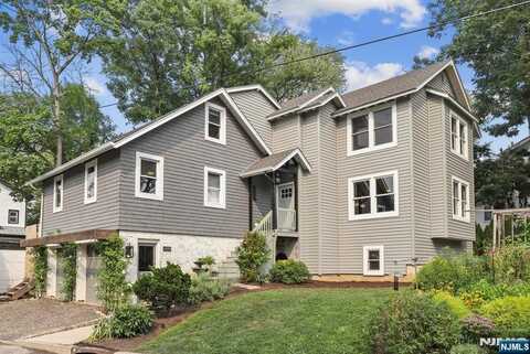237 Roosevelt Street, Teaneck, NJ 07666
