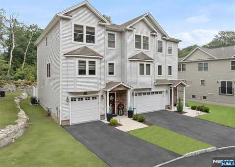 6 Stanley Way, Wanaque, NJ 07465