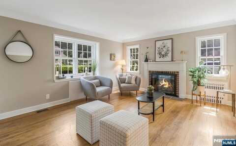 316 Birch Parkway, Wyckoff, NJ 07481