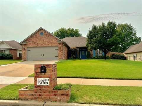 1707 Walnut Hill Lane, Claremore, OK 74019