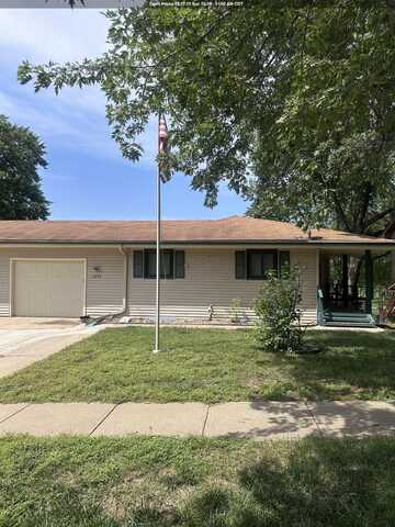 3045 Cheyenne Blvd, Sioux City, IA 51106