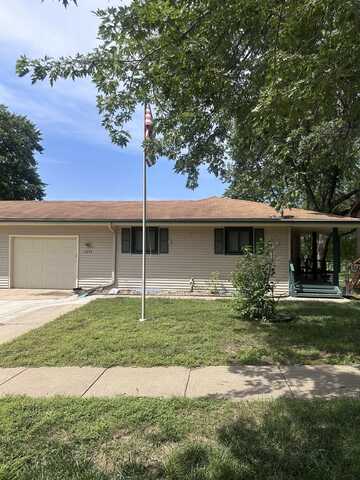 3045 Cheyenne Blvd, Sioux City, IA 51106