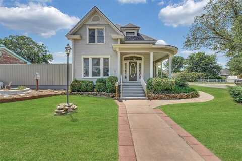 236 W Polk Street, Mangum, OK 73554