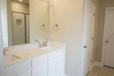 1905 W Westhill Drive, Cleburne, TX 76033