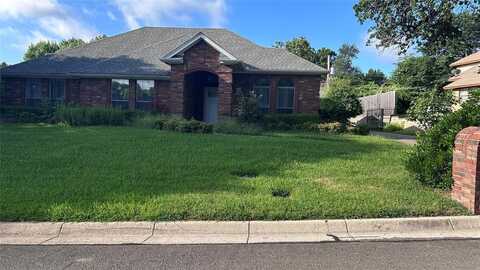 1020 Baldwin Drive, Arlington, TX 76012