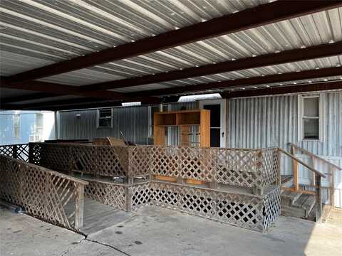 7687 NW TX-11, Randolph, TX 75490
