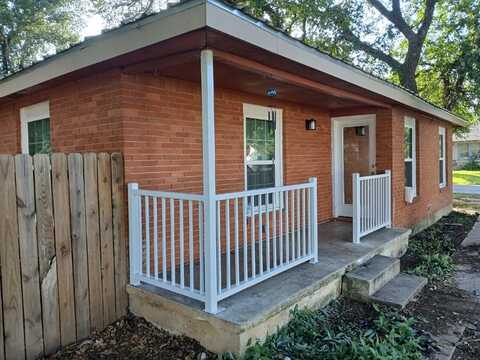 990 N Mccart Street, Stephenville, TX 76401