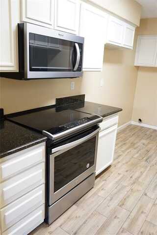 2108 Westkendal Lane, Arlington, TX 76015