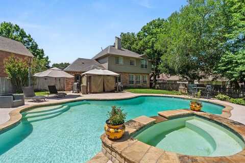 2100 Mikasa Drive, Arlington, TX 76001