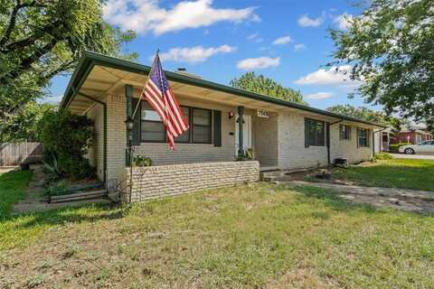 7501 S College Circle, North Richland Hills, TX 76180