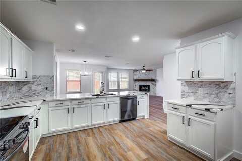 2023 Lake Trail Drive, Heartland, TX 75126