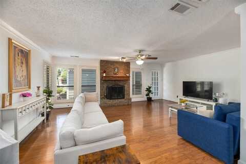 1428 Palmnold Circle E, Fort Worth, TX 76120