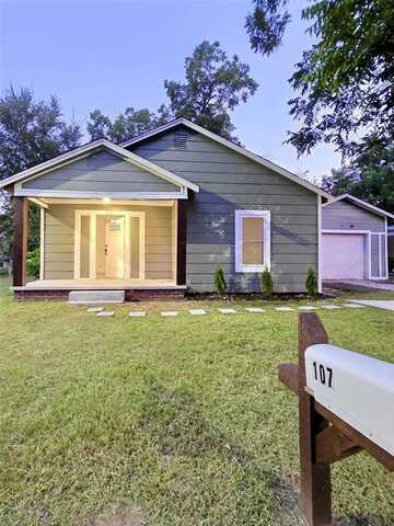 107 W Redbud Street, Gilmer, TX 75644