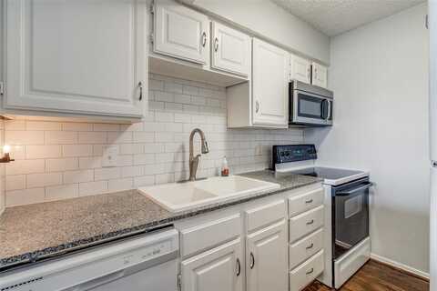 5757 E University Boulevard, Dallas, TX 75206