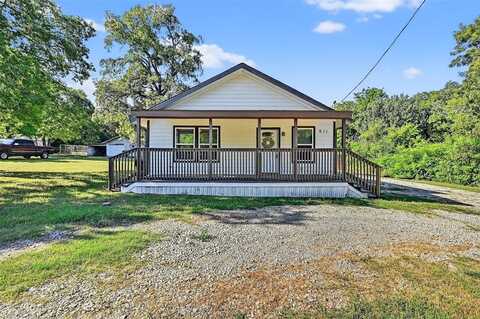 611 W Locust Street, Whitewright, TX 75491