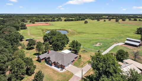 482 Center Hill Road, Gainesville, TX 76240