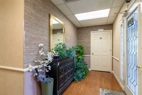 2335 W Green Oaks Boulevard, Arlington, TX 76016