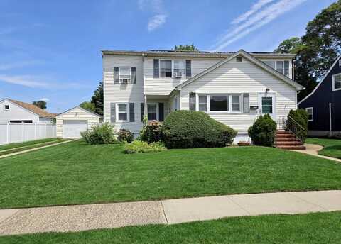 2991 Girard Pl, Merrick, NY 11566
