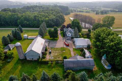 N8599 Ferg Road, Manawa, WI 54949