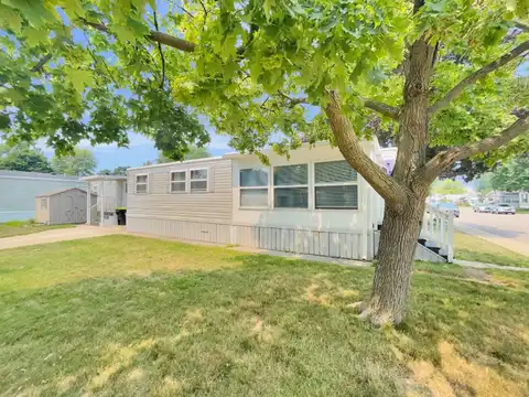 228 Greenhill Drive, White Lake, MI 48386