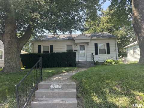 714 S FAIRMOUNT Street, Davenport, IA 52802
