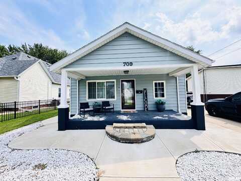709 W BOSTON Avenue, Monmouth, IL 61462