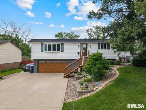 2325 N ZENITH Avenue, Davenport, IA 52804