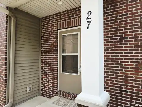 11217 N OAKWOOD Drive, Peoria, IL 61615