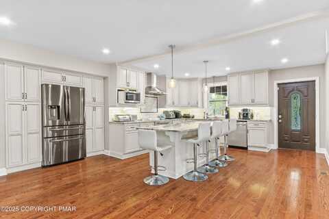 521 Greenview Drive, Saylorsburg, PA 18353