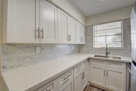 30 SE 13th St, Boca Raton, FL 33432