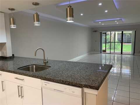 434 Lakeview Dr, Weston, FL 33326