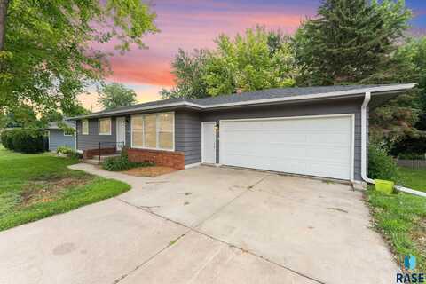2700 S Lincoln Ave, Sioux Falls, SD 57105