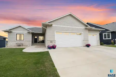 5504 E Daybreak Cir, Sioux Falls, SD 57110