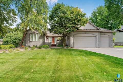 18 S Elkjer Cir, Sioux Falls, SD 57103