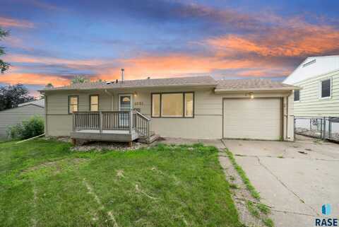 1321 S Churchill Ave, Sioux Falls, SD 57103