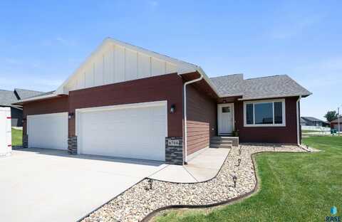 6704 W Viola Ct, Sioux Falls, SD 57107