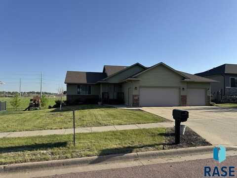 1600 E Liberty Cir, Brandon, SD 57005