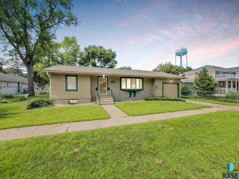 309 Poplar St, Worthing, SD 57077