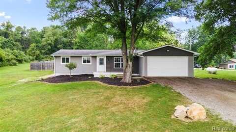 3660 Groveland Road, Ortonville, MI 48462