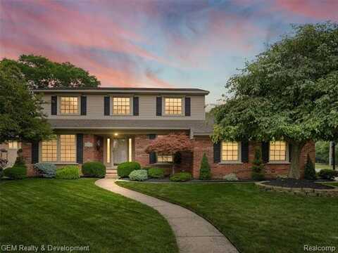 16230 Golfview Street, Livonia, MI 48154