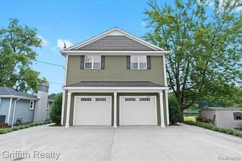 8815 Riverside Drive, Brighton, MI 48116