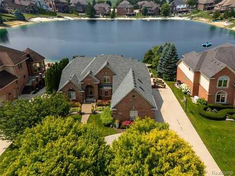 52455 Indian Summer Drive, Chesterfield, MI 48051