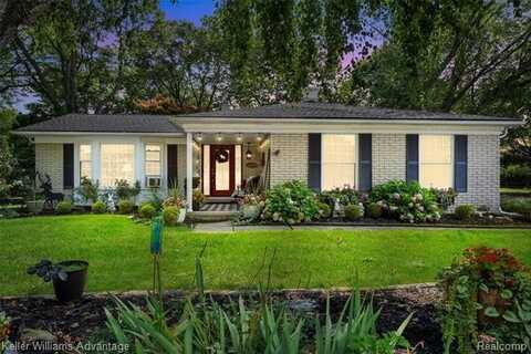 16566 Westbrook Street, Livonia, MI 48154