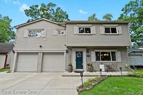 265 Oak Island Drive, Wolverine Lake, MI 48390