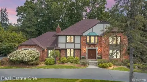 4279 Pine Lane, West Bloomfield, MI 48323