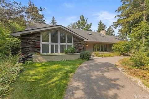7871 Caberfae Trail, Clarkston, MI 48348