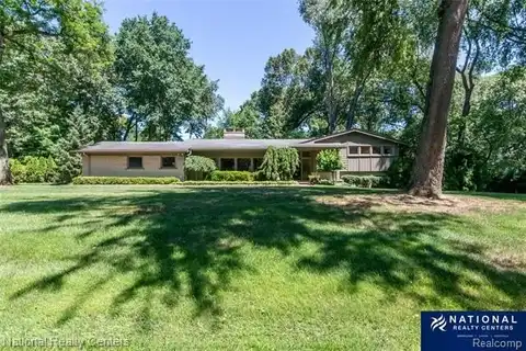 4933 Malibu Drive, Bloomfield Hills, MI 48302