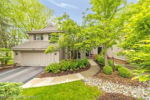 4933 Woodcliff Hill Road N, West Bloomfield, MI 48323