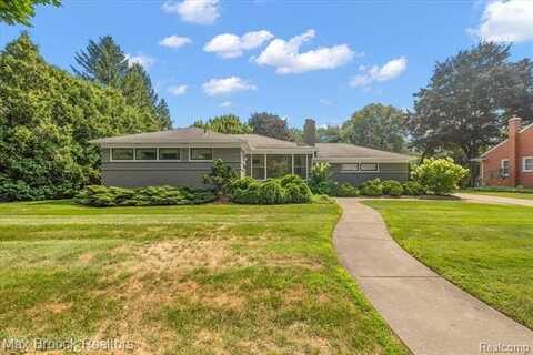 155 S Glengarry Road, Bloomfield Hills, MI 48301
