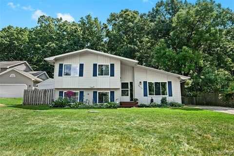 9438 Waite Drive, Fenton, MI 48430